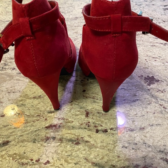 Red Suede Ankle Boots by “Diba” size 9 1/2. - Picture 5 of 8